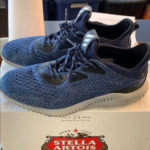 Men’s adidas alpha bounce 10.5 barely worn.